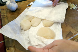 Rinse and pat dry the scallops before adding to the skillet.