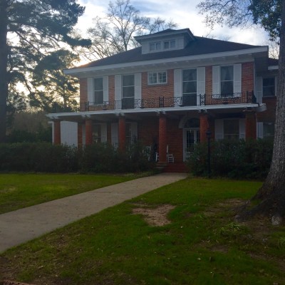 The Steel Magnolias' house was a busy place for photos.